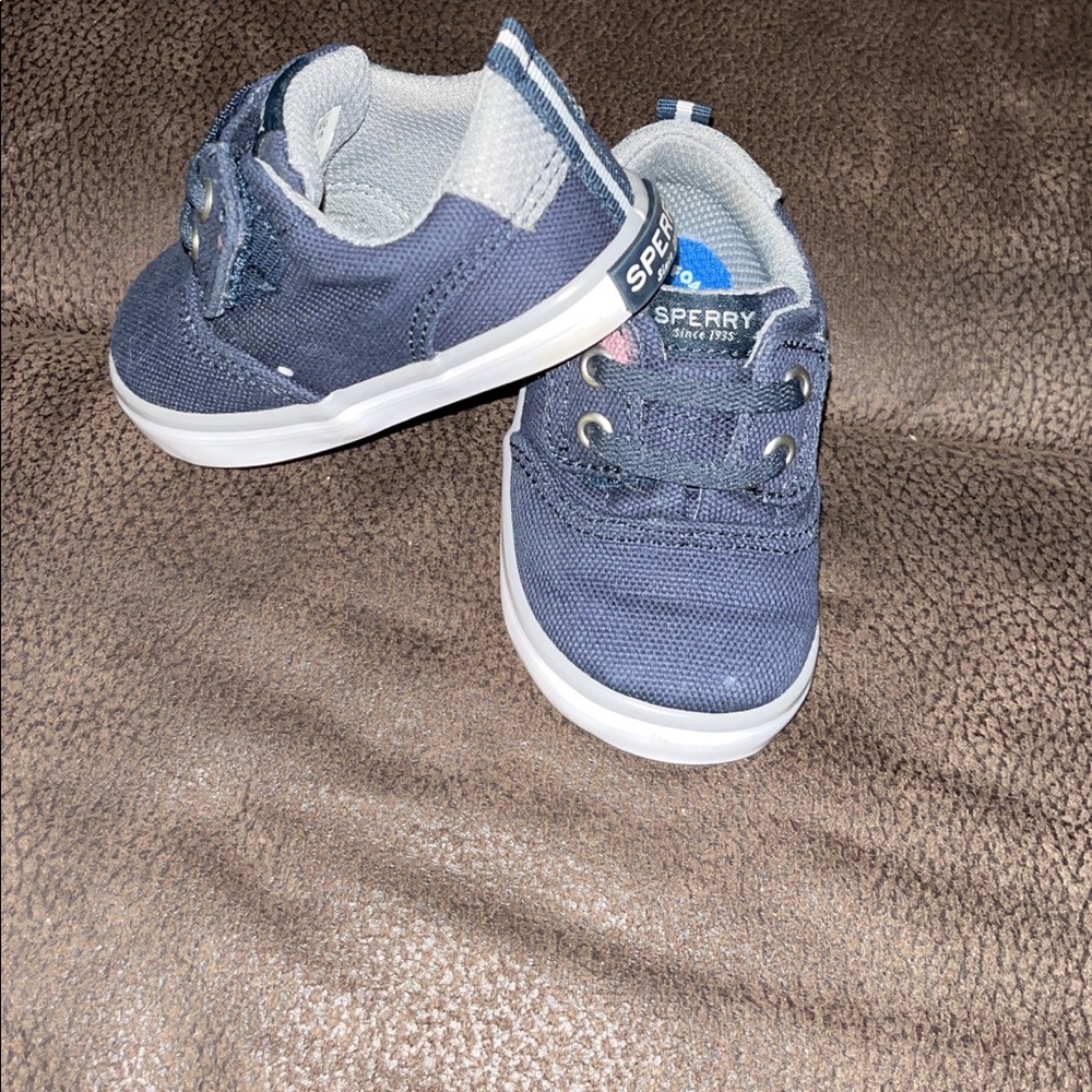 Sperrys size 2